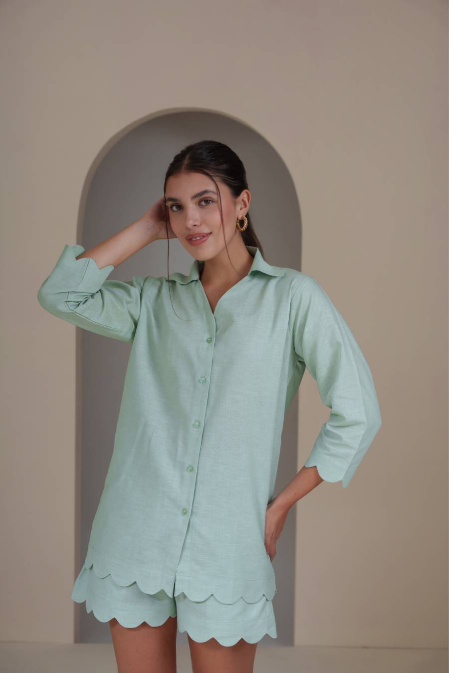 The Willow Scallop Shirt - Mint Green.