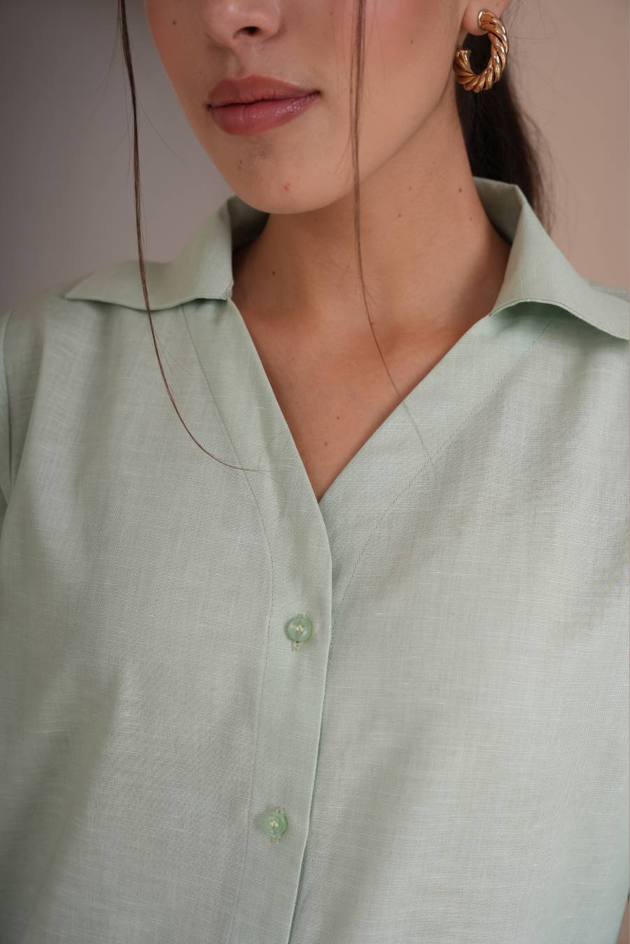 The Willow Scallop Shirt - Mint Green.